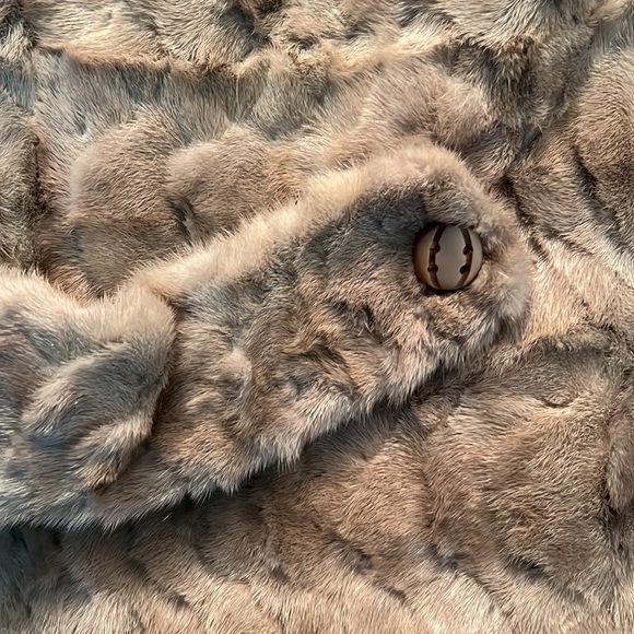 Vintage ladies fur long coat - Picture 11 of 16